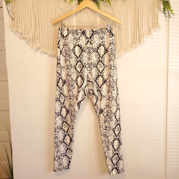 BALANCE ATHLETICA Ascend Snakeskin Printed High Rise Pull On Athletic Leggings - Picture 2 of 7
